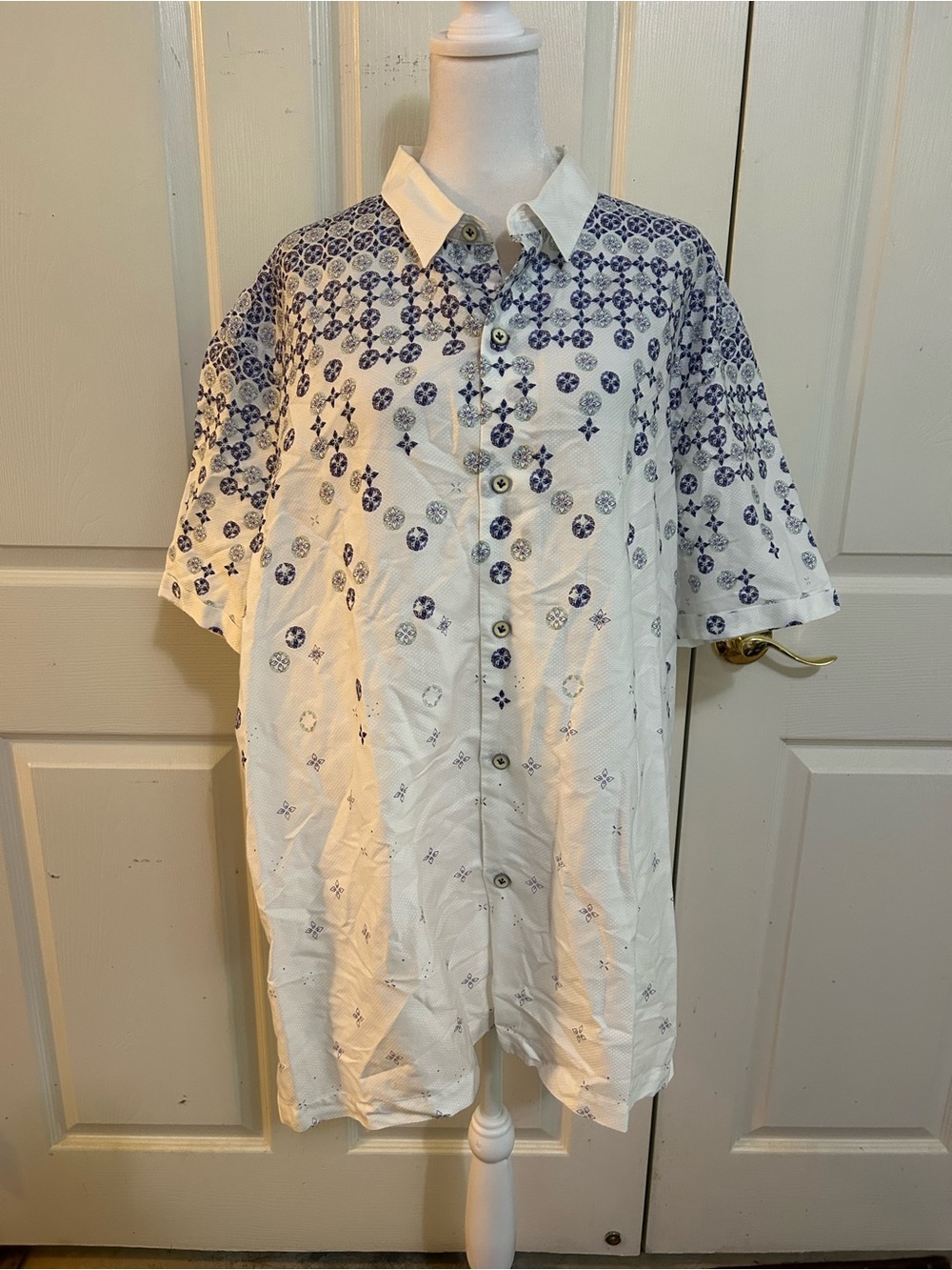 Tommy Bahama men’s casual shirt, XL